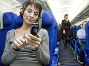 Трансаэро хочет разрешить использование мобильных устройств в самолете