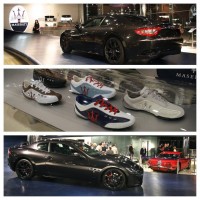 В шоуруме Maserati (Модена) можно приобрести различные аксессуары под брендом Maserati: сумки, часы, кожаные портмоне и обувь.