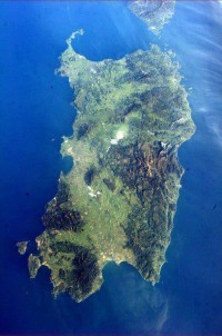 Остров Сардиния с высоты птичьего полета или даже выше)